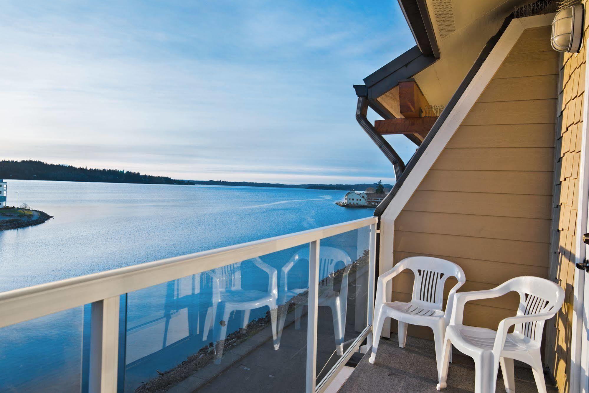 Oxford Suites Silverdale Exterior foto